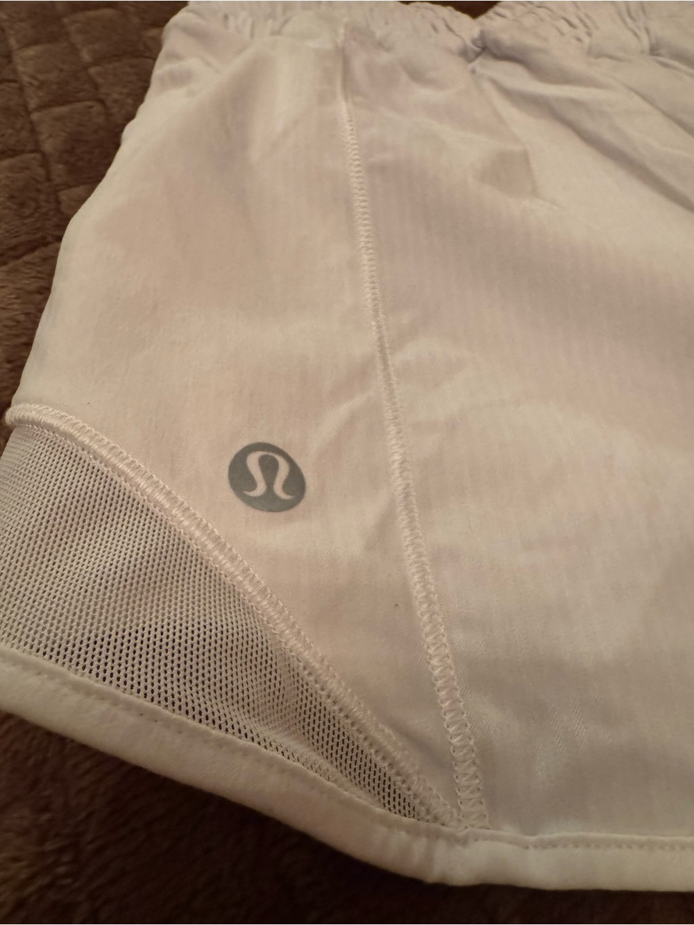 lululemon athletica Hotty Hot 2.5”athletic shorts - White size 8